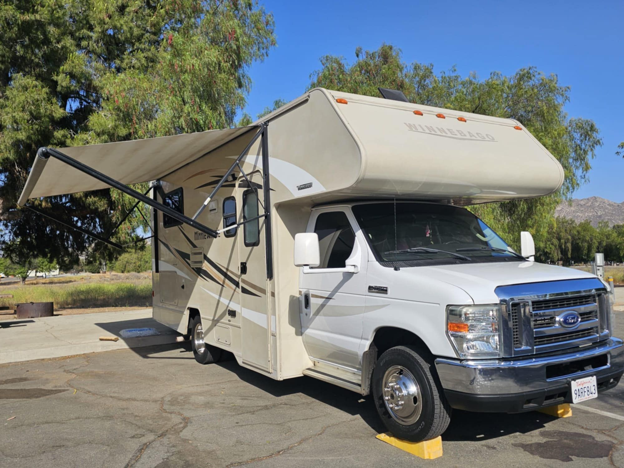 2017 Ford E350 Winniebago Minnie winnie