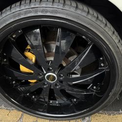 22” Staggered Rims 5X114.3 With New Tires $750 Obo 