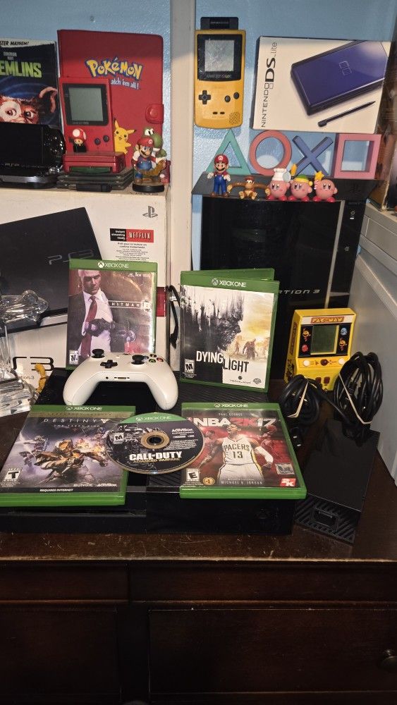 XBOX ONE Bundle With 5 Games