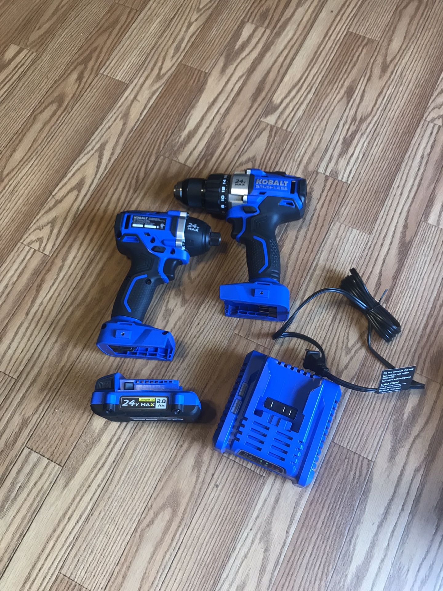 Kobalt Set 24 Volts. New