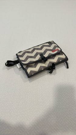 Skip Hop Pronto Baby Changing Station, Changing Pad