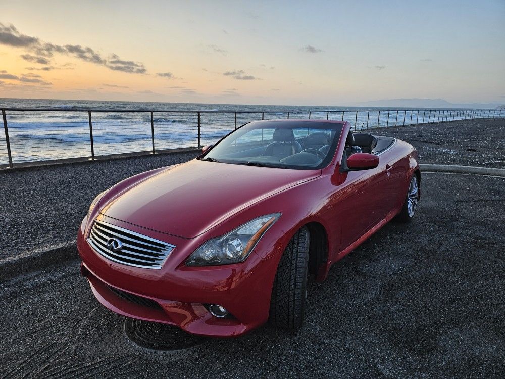 2012 Infiniti G37 Convertible