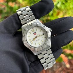 Tag Heuer WK1111.BA0311 Mens 2000 Series Quartz Watch White Dial Stainless Steel Bracelet Professional BA0308