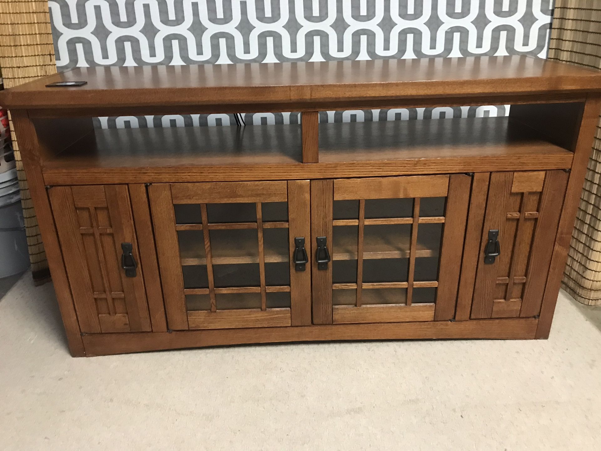 Tv console with two cabinets and one shelf heavy wood sturdy no damage 52”x28”x14”