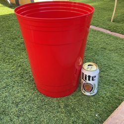 Giant Red Solo Cup