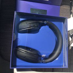 Santana Amore Wireless Headphones New In Box 