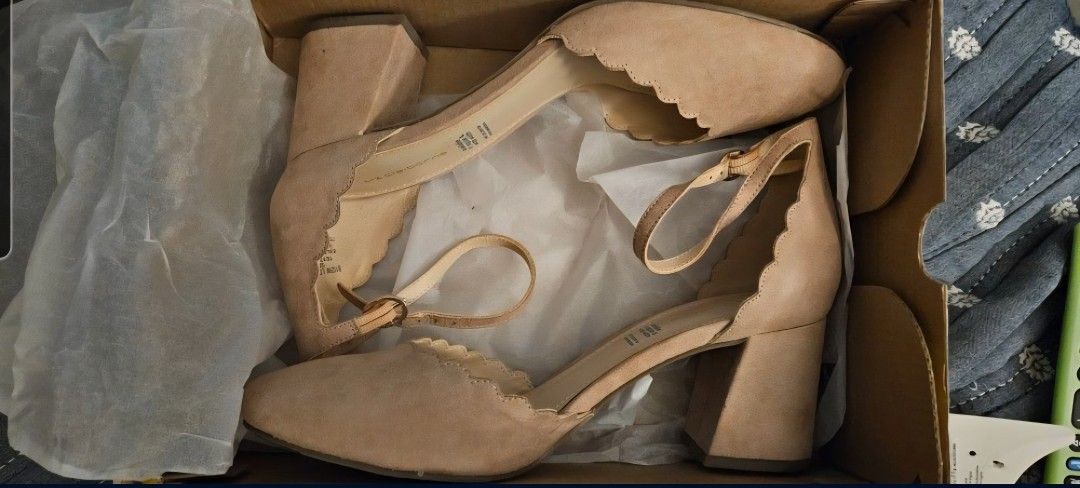 Women's Heels Size 8.5W