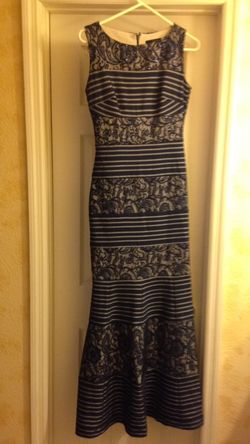 Gorgoues Navy Dress