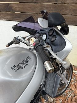 Triumph Sprint St. 955i (2002) Motorcycle 