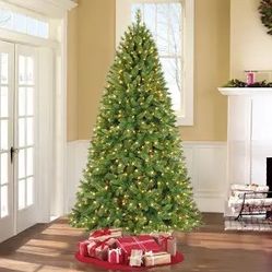 7.5 Foot Pre Lit Christmas Tree