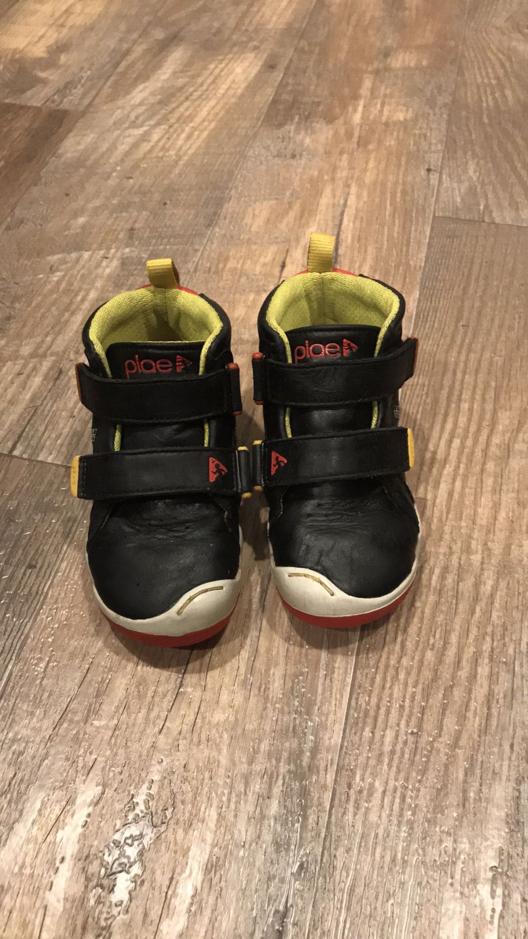 Plae shoes