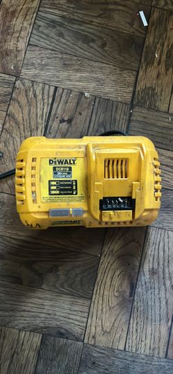 DeWalt DCB118 20V Max Fast Charger