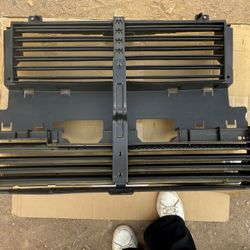 13-16 Ford Fusion Radiator Shutter Air Control Grille