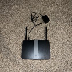 Linksys EA6350 Ac1200+ Dual Band Smart Wi-Fi Gigabit Router. Has some marks/scratches 