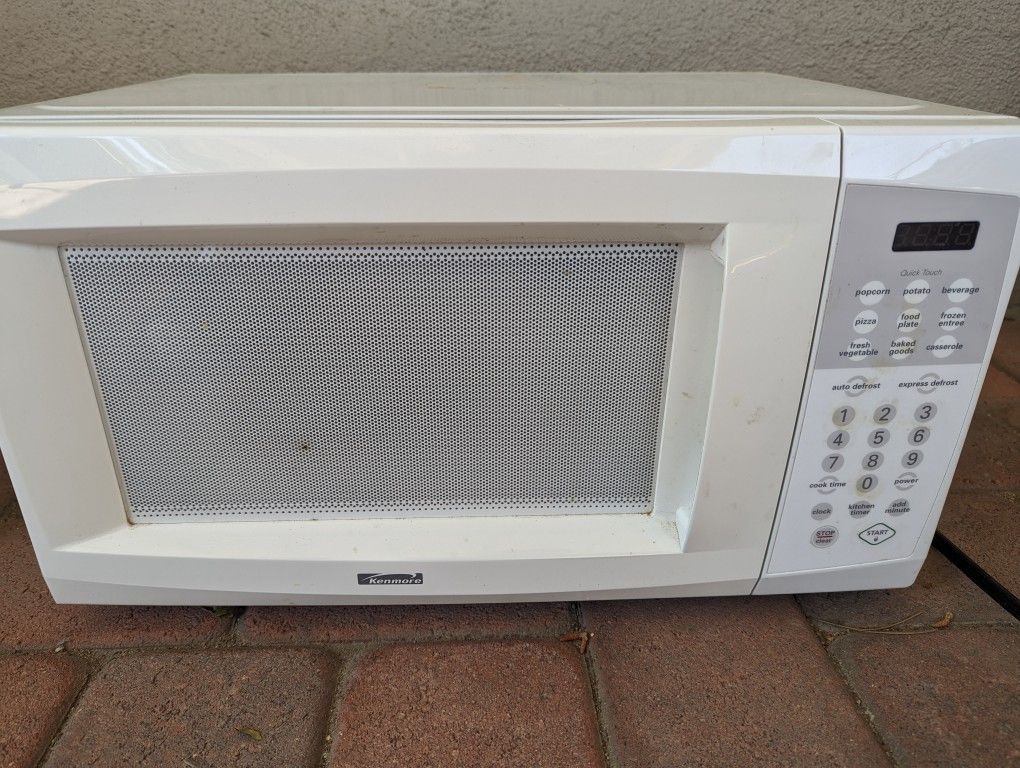 Kenmore Microwave White