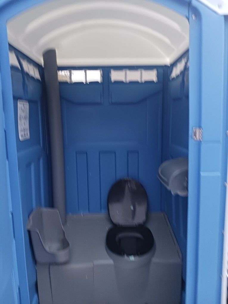 Portable Restroom for Sale in Montebello, CA OfferUp