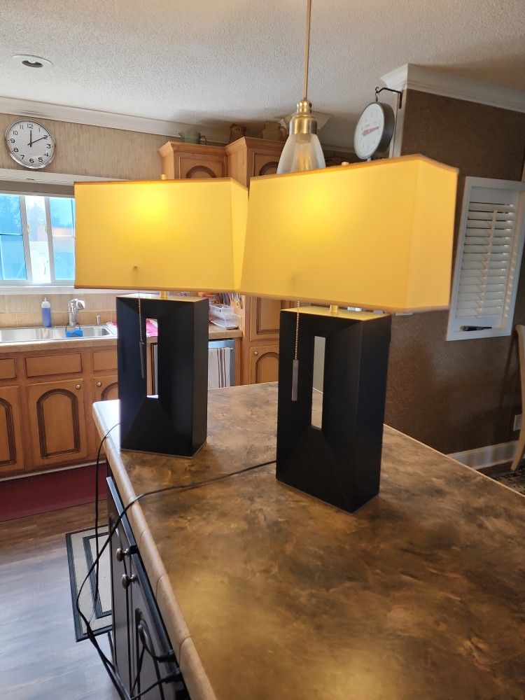 Nightstand lamps.very Good Condition.