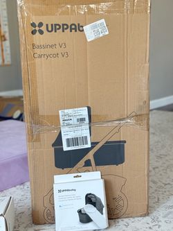 NEW UPPAbaby Bassinet V3 Owen Mocha + extra mattress cover