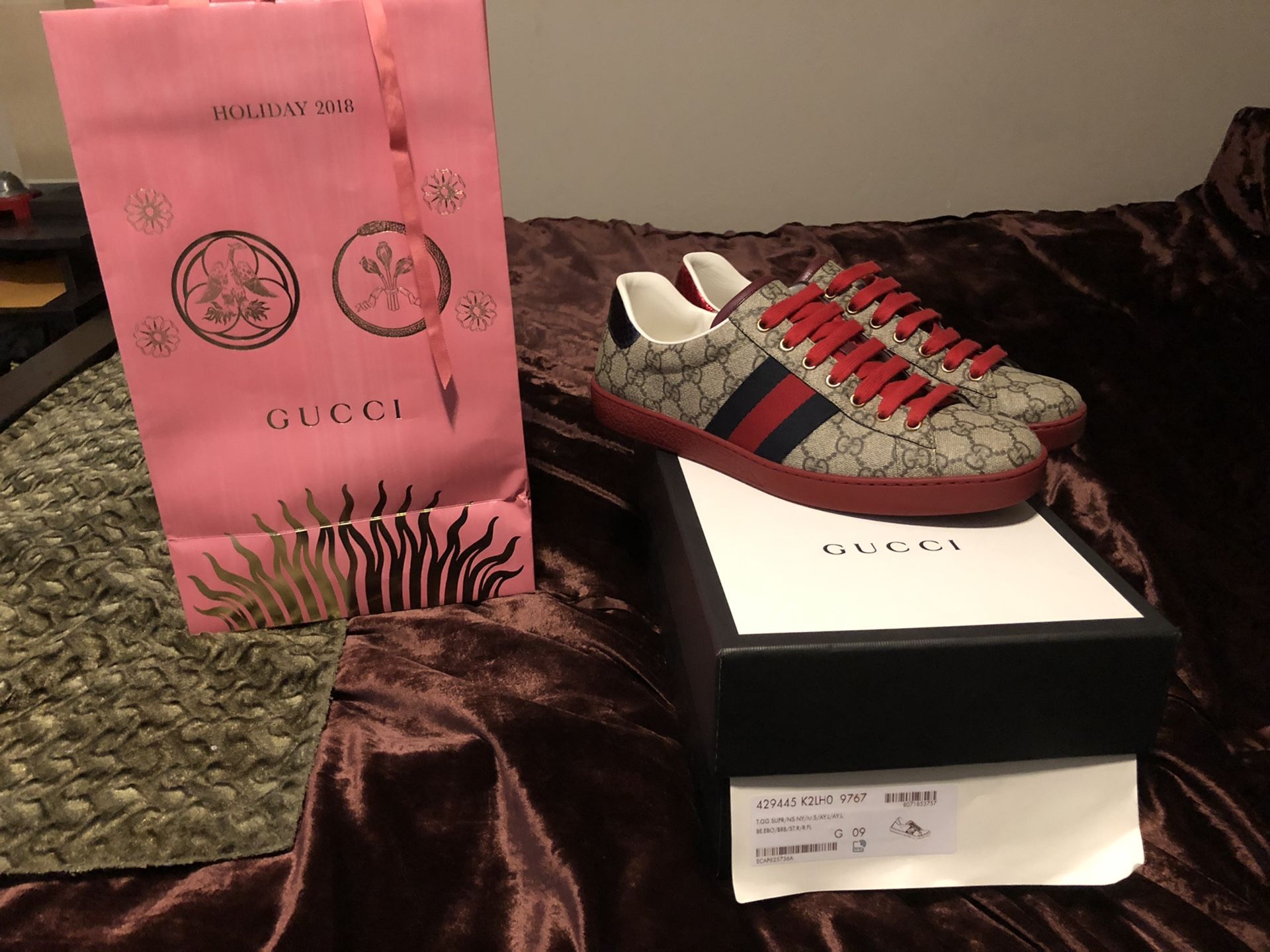 Authentic gucci ace gg supreme sneakers $400