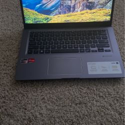 Asus Laptop Barely Used Shipping Only.