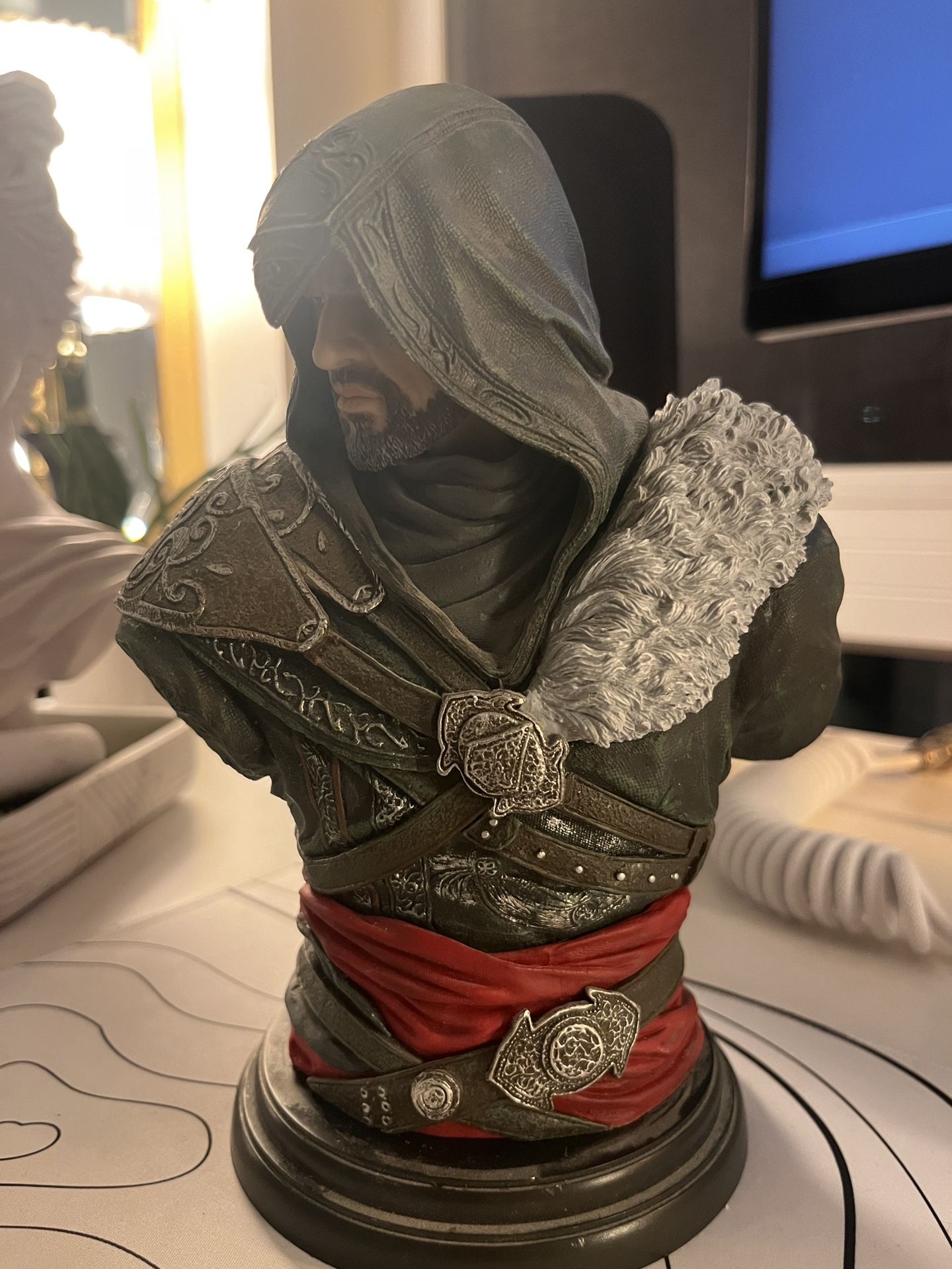 Rare Assassins Creed Legacy UBI Collection Ezio Mentor 7” Bust Statue
