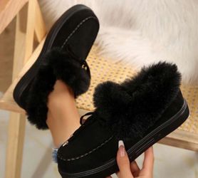 Black slippers