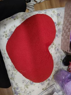 Red heart pillow (18"×14")