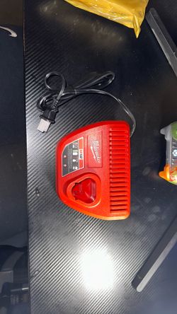Milwaukee M12 Battery Charger