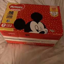 Huggies Size 3 , 132 Count