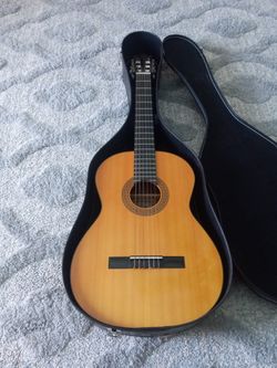 Guitar Classical Takamine