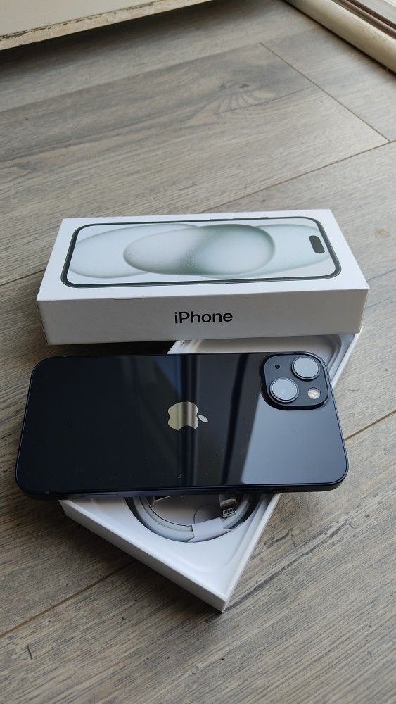 Apple IPhone 13 :Unlocked 128 GB LIKE NEW