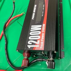 1200/2400W Peak Power Inverter DC 12V to 110V/120V AC Converter with LCD Display
