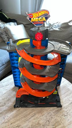 Hotwheels Mega Garage