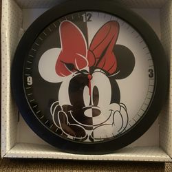 Disney Minnie Mouse Wall Clock