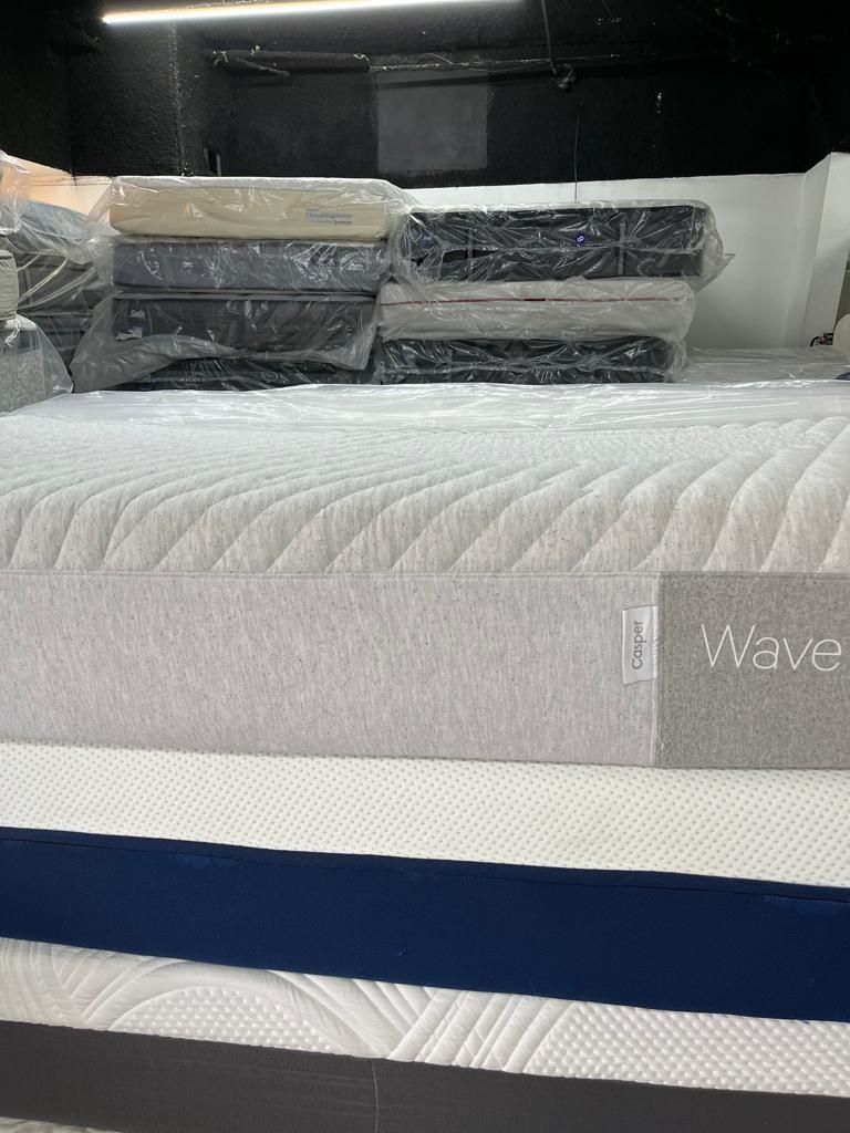 King Like New Hybrid Casper Mattress And Box Spring