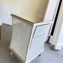 Bejewel Dresser Table With Mirror Top