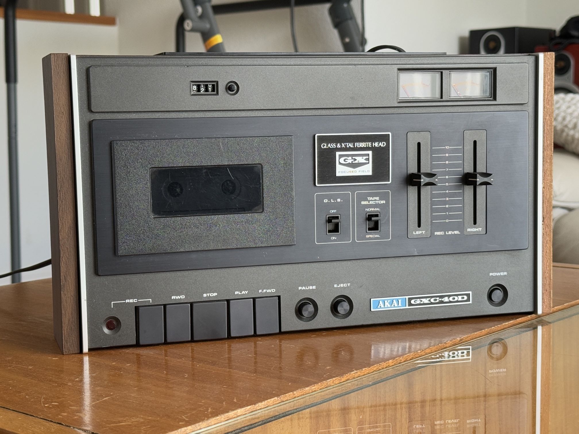 Akai GXC-40D Cassette Deck