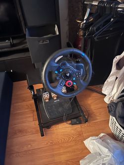 Racing wheel with stand