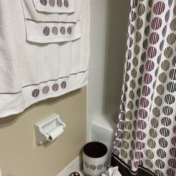 Bathroom Set - DKNY