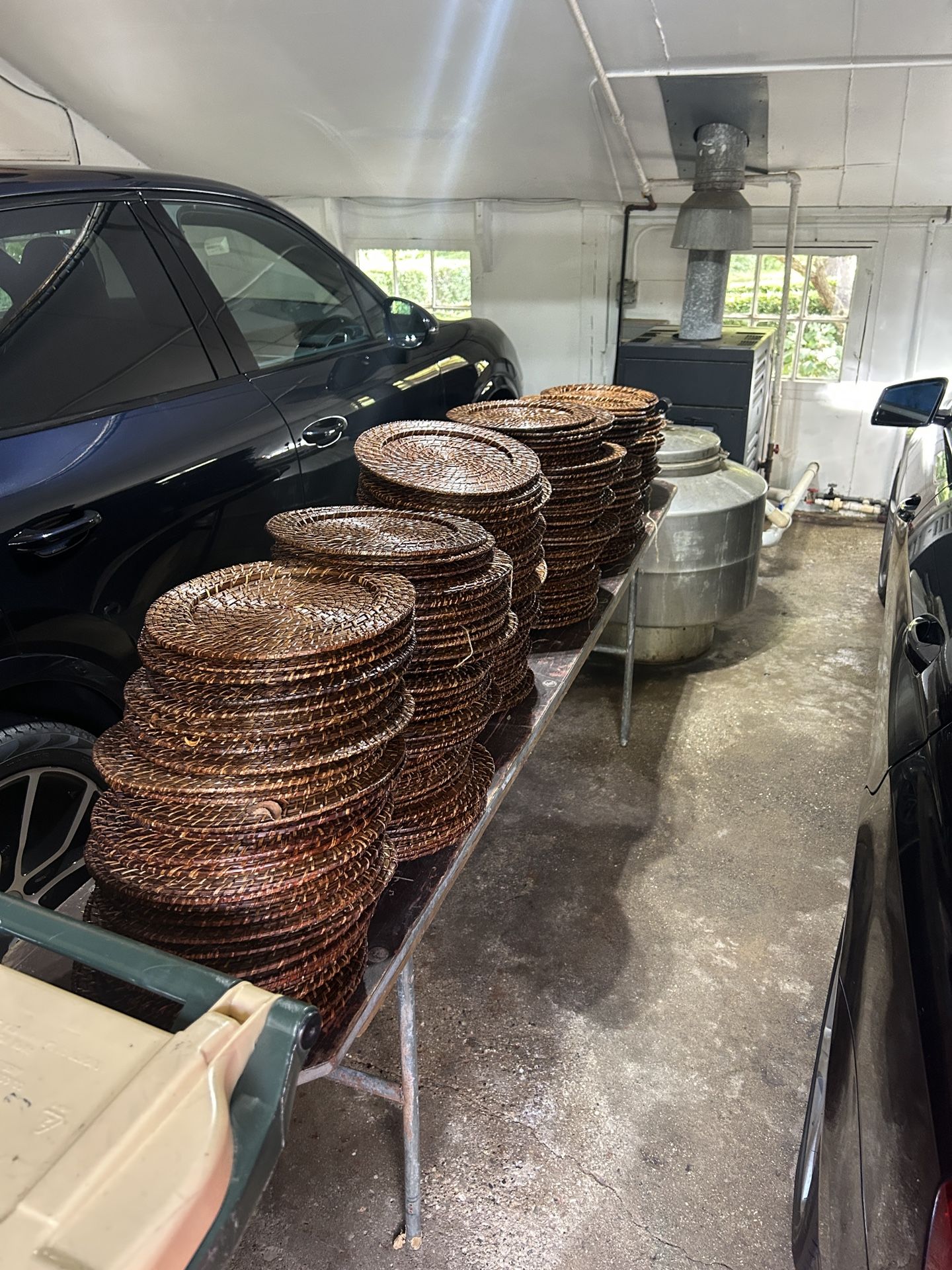 150 Acopa 13" Round Auburn Rattan Charger Plates