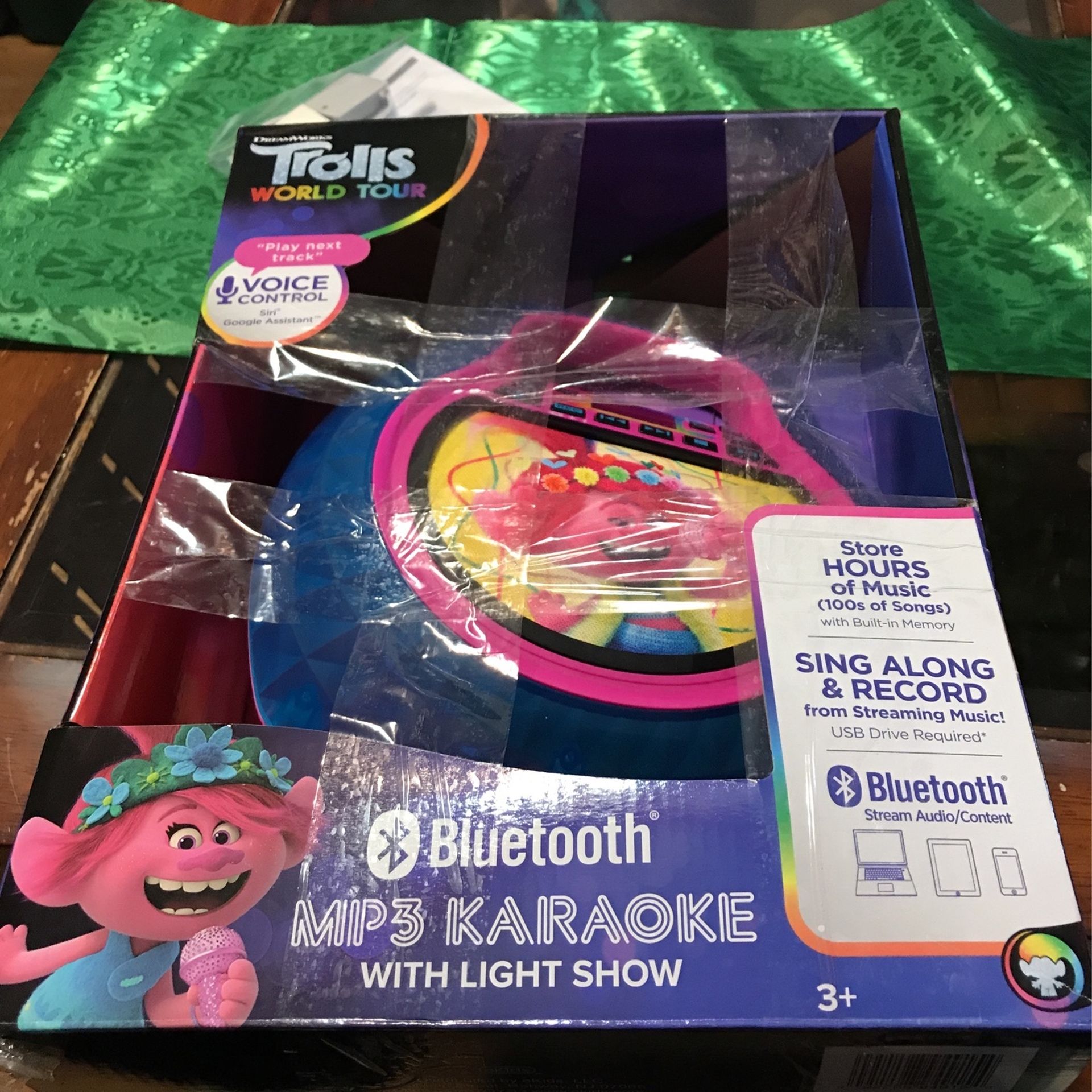Trolls World Tour Bluetooth Karaoke