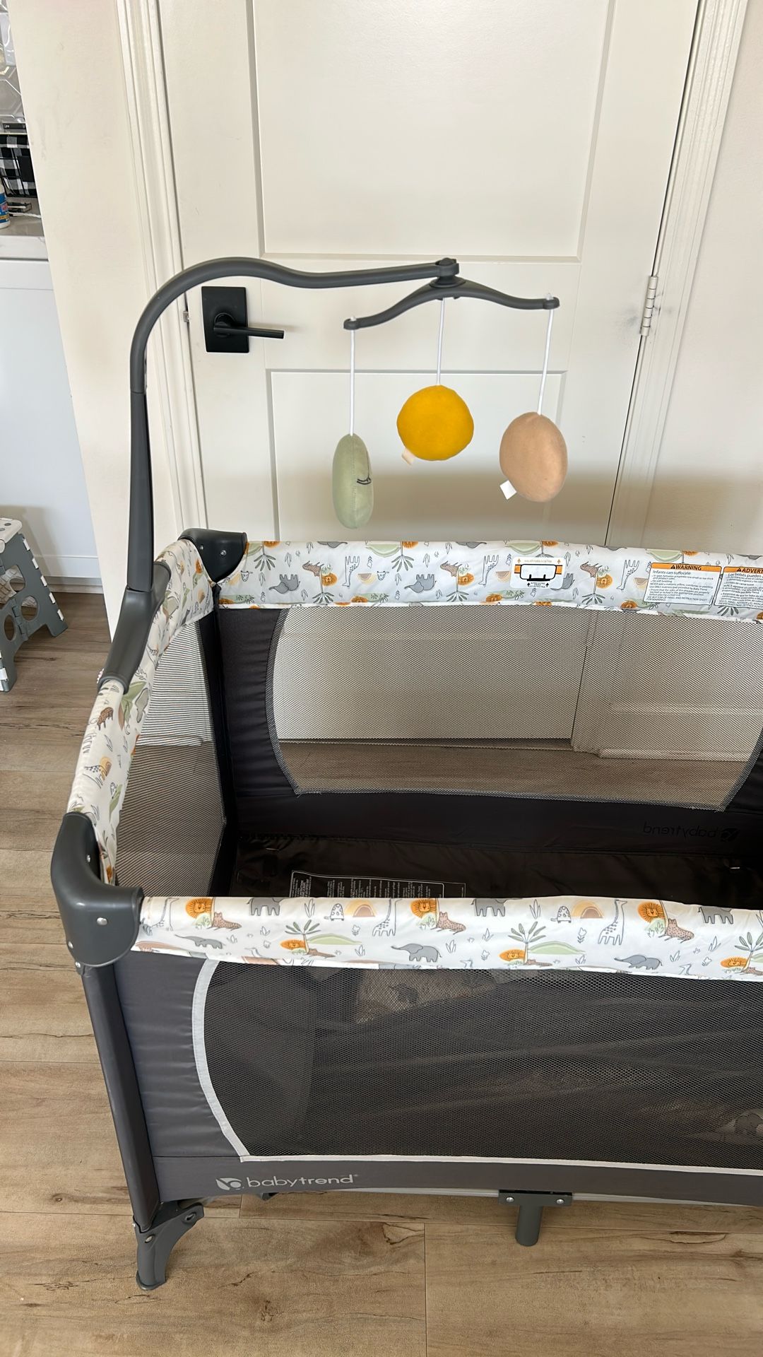 baby bed and crib