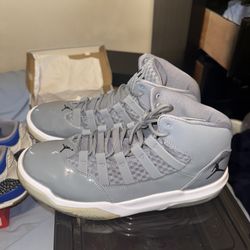 Jordan max Aura Grey