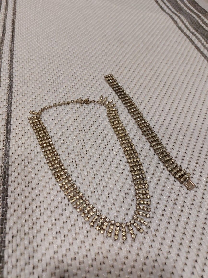 Beautiful Antique VINTAGE 1950'S Rhinestone Dress Necklace And Bracelet Set!