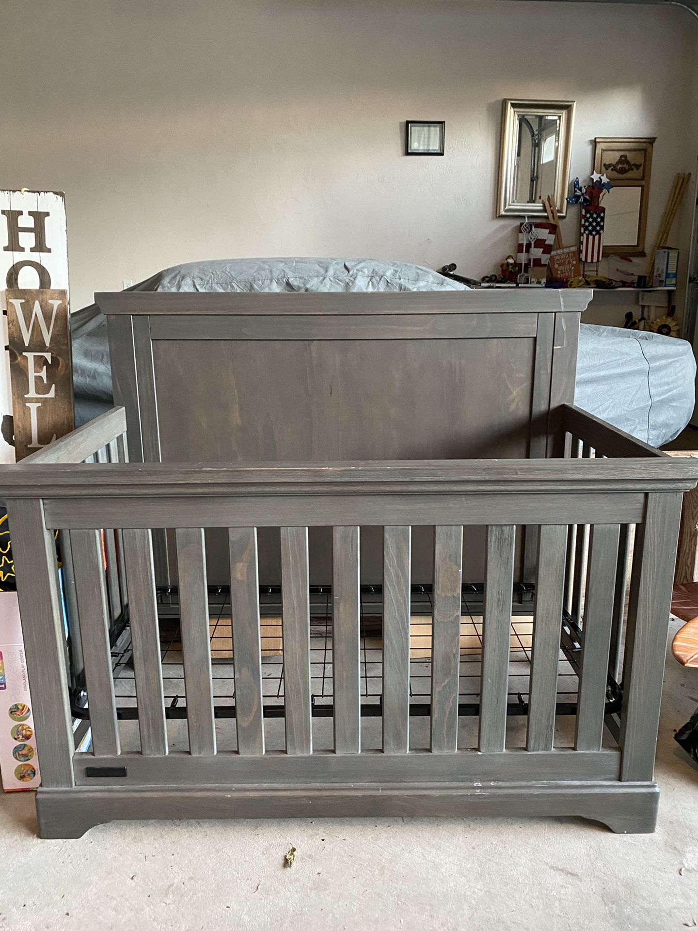 Crib Dresser And Side Table 