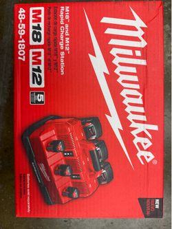 Milwaukee M18 and M12 Rapid Charge Station 48-59-1807