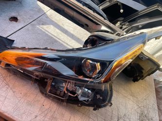 2019-2022 Toyota Prius headlight lh side driver side