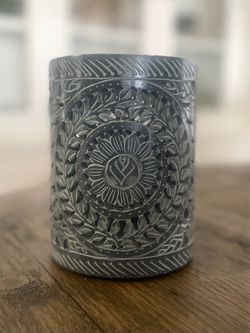 🪴 Gorgeous ‘Grey’ Handcrafted Soapstone Container w/Intricately-carved Mandala & Floral-leaf pattern.