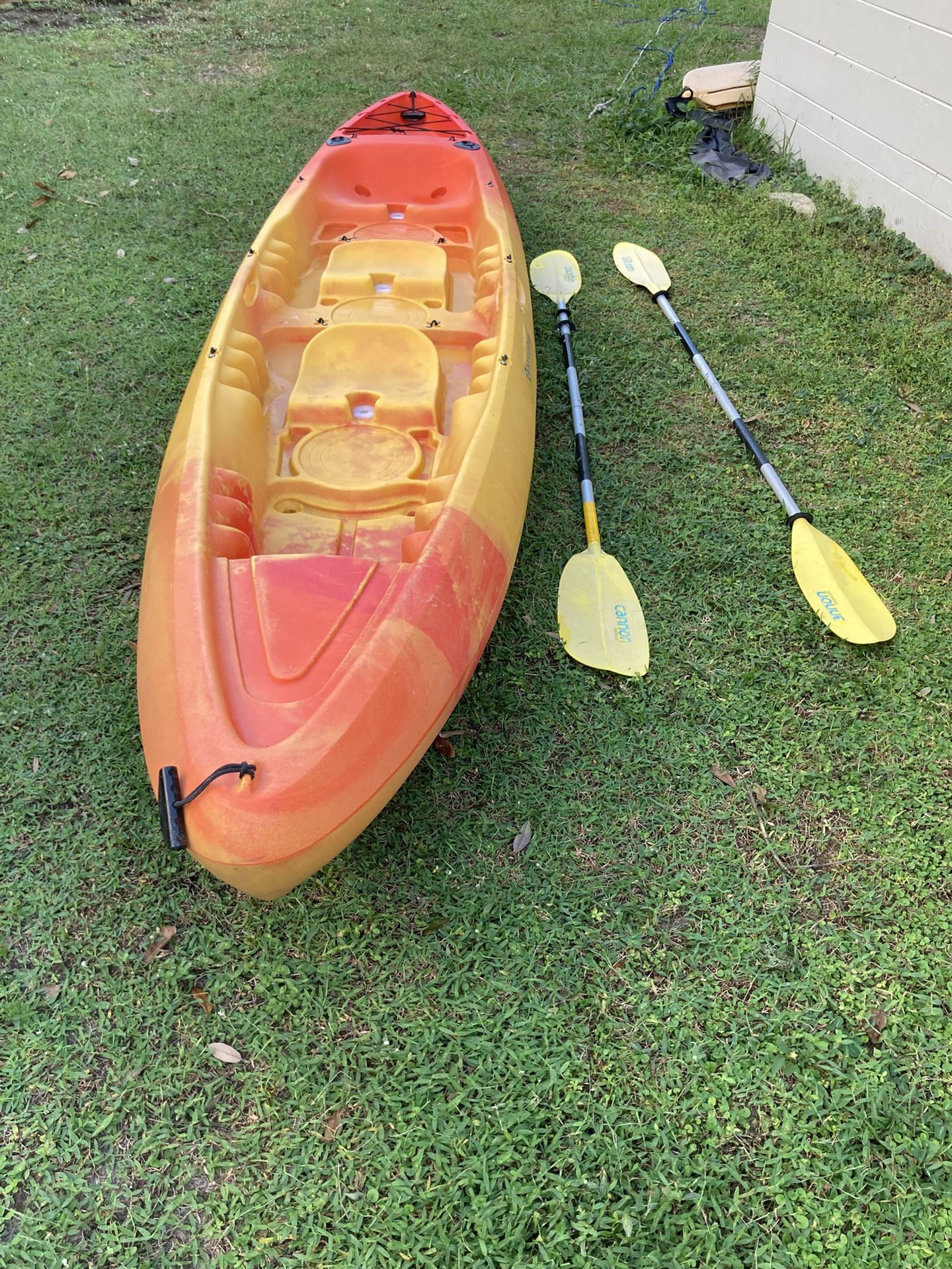 Perception Rambler 13.5 tandem Fishing Kayak With Paddles
