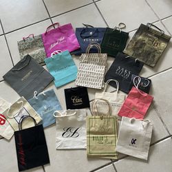 Upscale Shopping Bags , 22  In The Lot